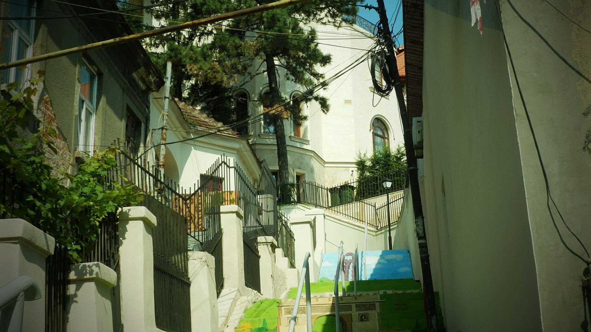 strada xenofon din bucuresti 
